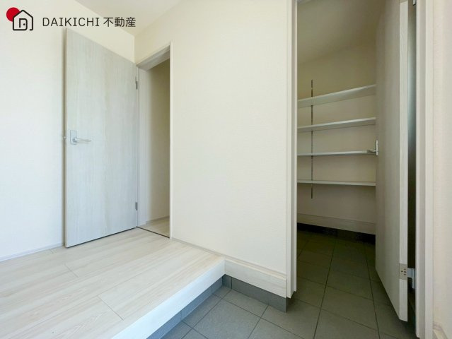 【玄関】 | Livele Garden.S　吉見町東野 新築戸建　全5棟　5号棟