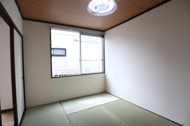 ハイツイーストヒルズの和室