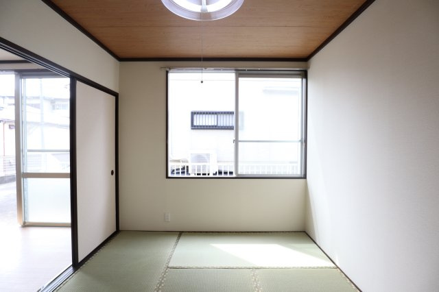 ハイツイーストヒルズの和室