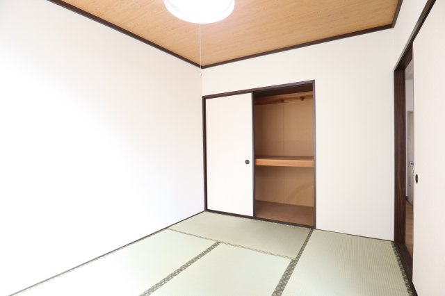 ハイツイーストヒルズの和室