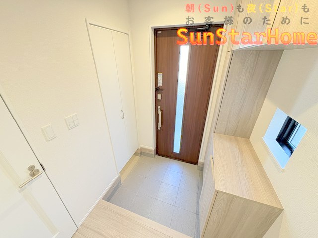 【サンスターホーム】青梅市河辺町　駅近　新築の玄関