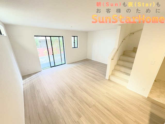 【サンスターホーム】青梅市河辺町　駅近　新築の居間・リビング