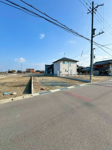 野洲市六条2号地　建築条件無し売土地の前面道路含む現地写真
