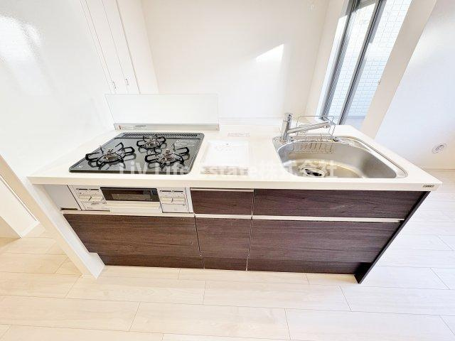 東村山市本町１丁目のアパートのキッチン