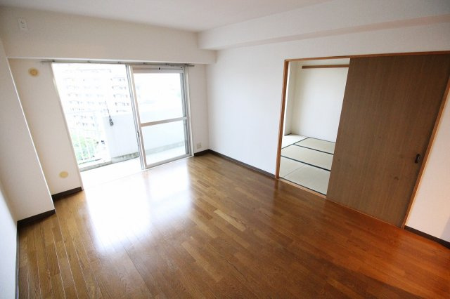 シティ南落合の居間・リビング|※お部屋により仕様が異なる場合があります※