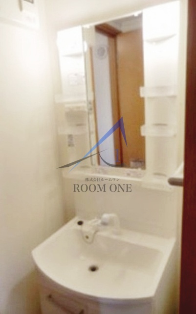 パーシモン　ガーデン　サエキの洗面所|洗面台です。