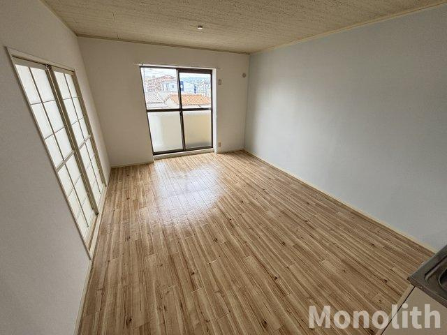 ヴィラアイリスの居間・リビング