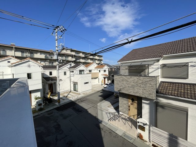 伊川谷町有瀬戸建の展望|【住宅からの眺望】
周辺には戸建住宅が建ち並ぶ、落ち着いた住宅街です。生活利便施設が身近に揃っており、幅広い年代の方々が快適にお過ごしいただけます。
