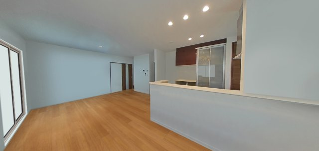 伊川谷町有瀬戸建の居間・リビング|【LDK/約19.1帖】
CGで作成したイメージ画像です。家具配置がしやすい横長レイアウトのLDK。大き目の家具を配置してもゆとりのある広さです。※イメージ画像のため実際とは異なる場合がございます。