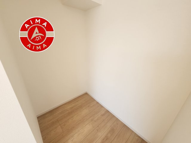 大野城市南ケ丘2丁目第3-2棟（2号棟）の収納|洋服や大きな荷物が多い方や人数の多いご家族などは、一般的なクローゼットよりもウォークインクローゼットのほうが使い勝手が良いです。