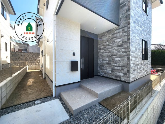 大野城市南ヶ丘2丁目第3-2棟（2号棟）の玄関|おでかけの時も帰った時も、「我が家」を最初に感じでもらえる素敵な空間に。
