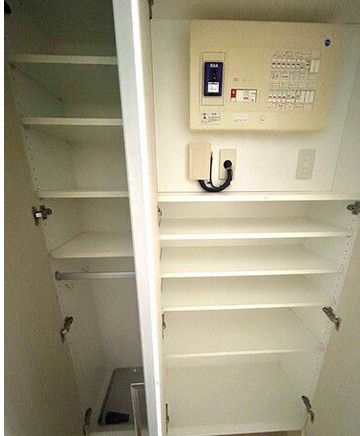 川口市青木１丁目の賃貸マンションの玄関