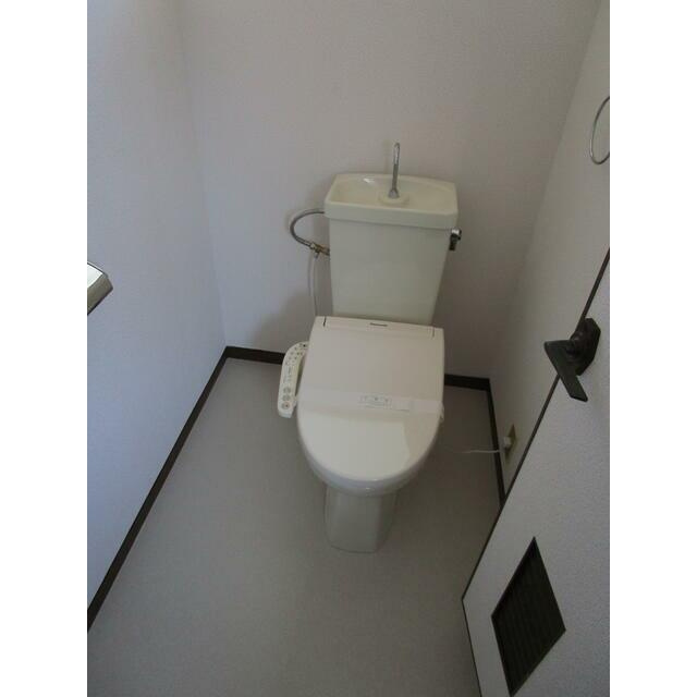 南中山４丁目貸家のトイレ