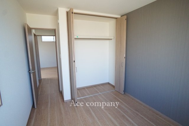 【子供部屋】 | 東大阪市岩田町1丁目　【E号地】 | 【3階：洋室5.2帖】クローゼット完備です♪