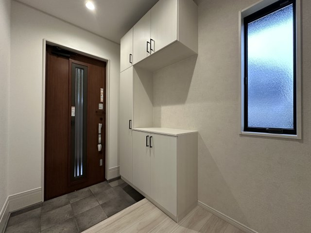 明石市松が丘３丁目新築戸建Ｂ号地の玄関