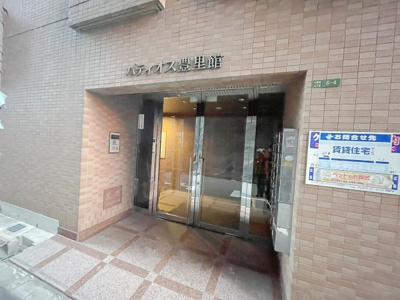 【エントランス】 | パティオス豊里館 | 毎日通るエントランスはこのようになっています