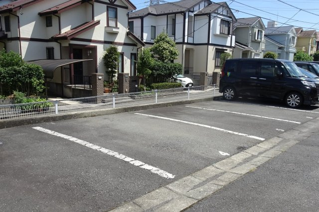 エミネンス山手台の駐車場|※実際の使用状況とは異なります(現況優先)
