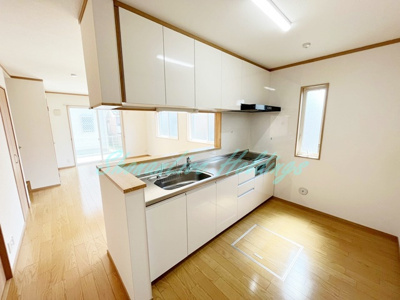 【キッチン】 | フォレストメゾン松尾D棟 | 広々としたキッチンです♪