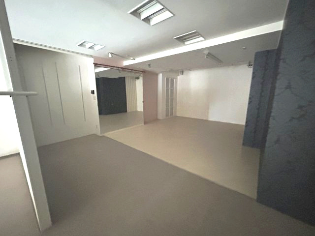 半田市中町2丁目　店舗事務所の居間・リビング