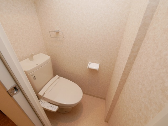 大阪市浪速区浪速西１丁目の賃貸マンションのトイレ