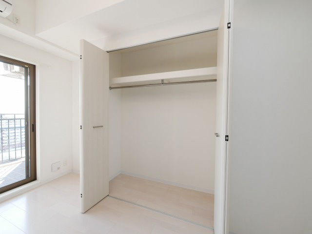 大阪市浪速区浪速西１丁目の賃貸マンションの収納