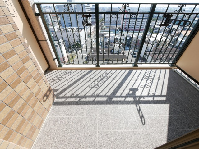 大阪市浪速区浪速西１丁目の賃貸マンションのバルコニー