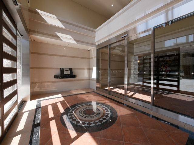 大阪市浪速区浪速西１丁目の賃貸マンションのロビー