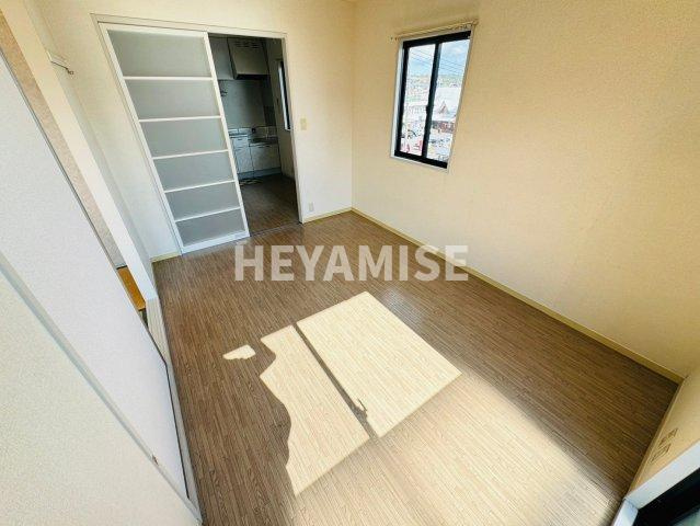 ヴィラ清泉A棟の居間・リビング