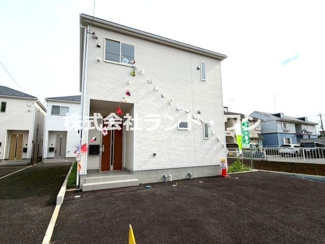 【外観】 | 飯能市双柳　全4棟 1号棟 | 小・中学校、コンビニ、スーパーなども近く子育てしやすい環境です