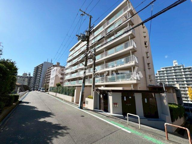 ファミリーコーポ緑地公園の外観|外はこのようになっています