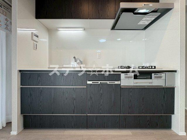 ファミリーコーポ緑地公園のキッチン|コンパクトなキッチンで掃除もラクラク