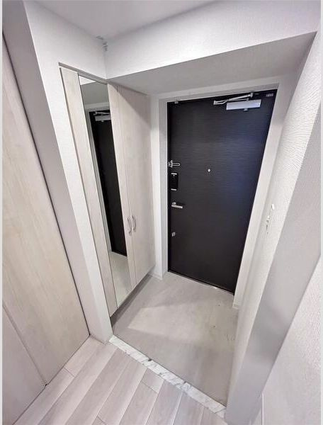 エスリードレジデンス大阪福島フロントの玄関