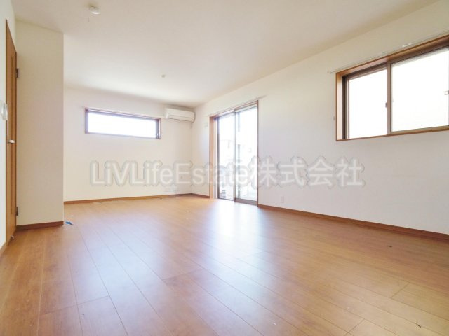 貫井北町5丁目戸建賃貸住宅の居間・リビング