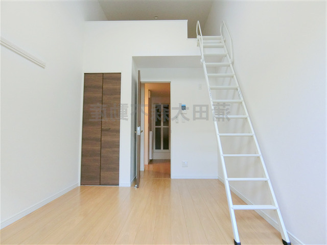 プランドール下丸子の居間・リビング|洋室