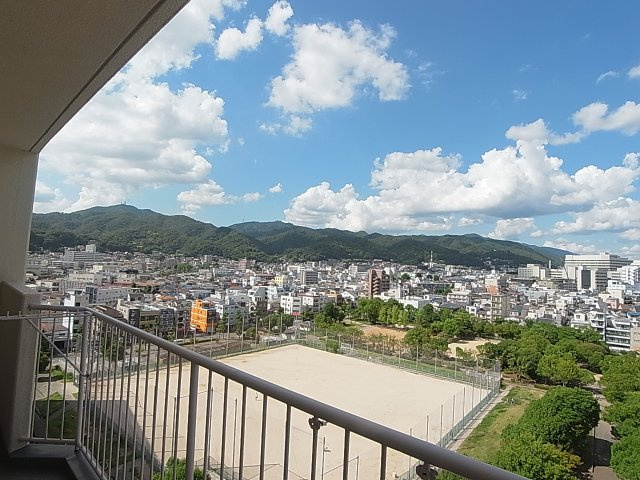 さんくれーる湊川の展望|10Fからの緑が多い素敵な眺望