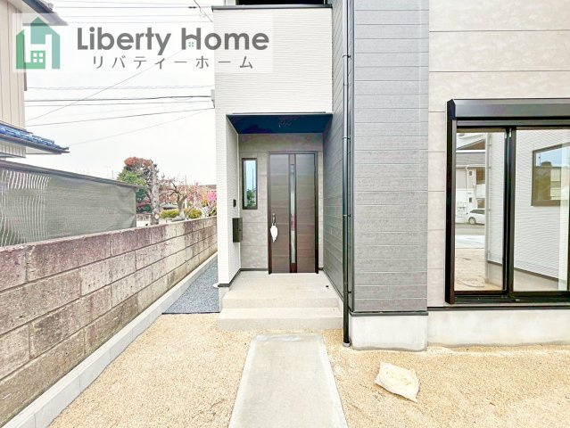 取手市本郷2期　新築戸建　1号棟のエントランス
