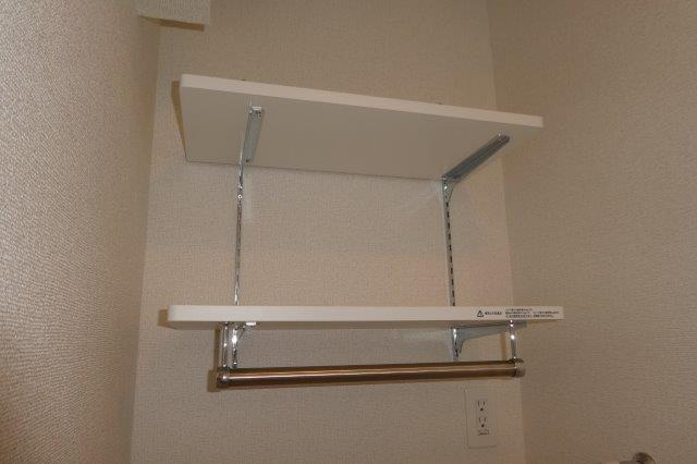 カーサ　イレーネの洗面所|洗濯機上棚
