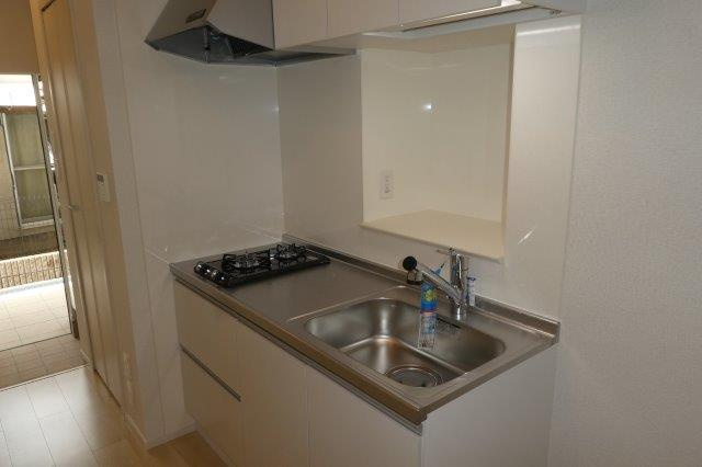 カーサ　イレーネのキッチン|2口ガスコンロ付きシステムキッチン