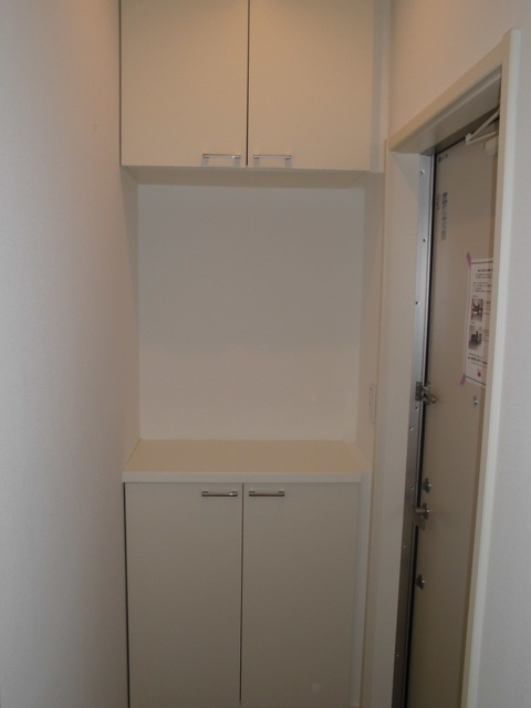 シャンブル三田の玄関