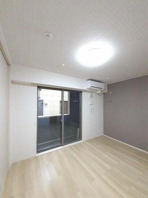 ソレアード西尾久の居間・リビング