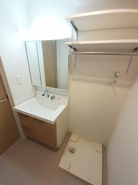 ソレアード西尾久の洗面所