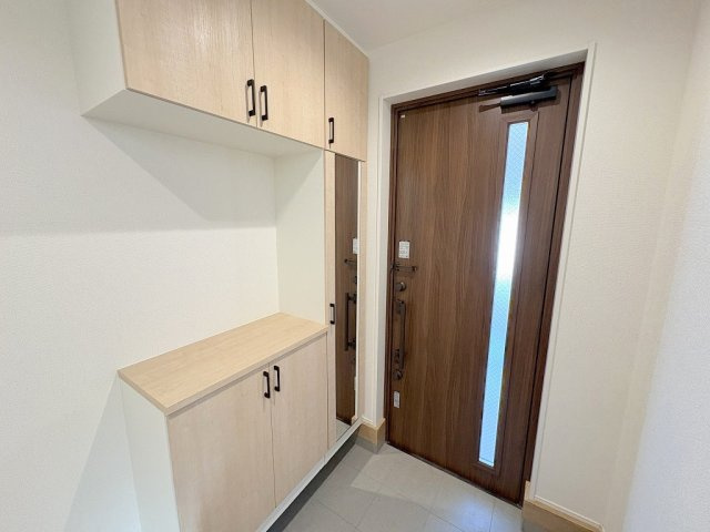 八潮市八潮7丁目　新築戸建　全2棟　1号棟の玄関|同施工会社の参考写真になります。