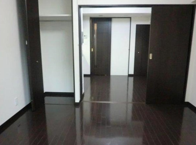 【居間・リビング】 | トーシンフェニックス方南町弐番館 | 5.4帖のきれいな洋室。