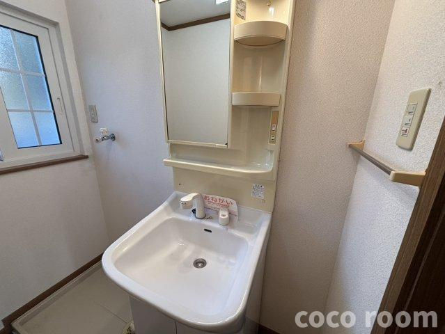 ラ・プレーヌの独立洗面台