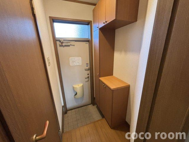 ラ・プレーヌの玄関