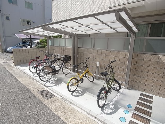プラーフ8のその他共用部分|1階に屋根付き駐輪場御座います