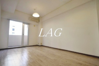 【居間・リビング】 | カルム本郷 | 洋室のお部屋です。