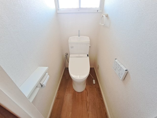 高崎市箕郷町白川 中古住宅のトイレ