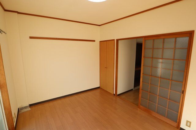 東川サンコーポの洋室