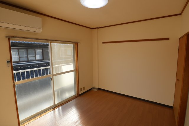 東川サンコーポの洋室